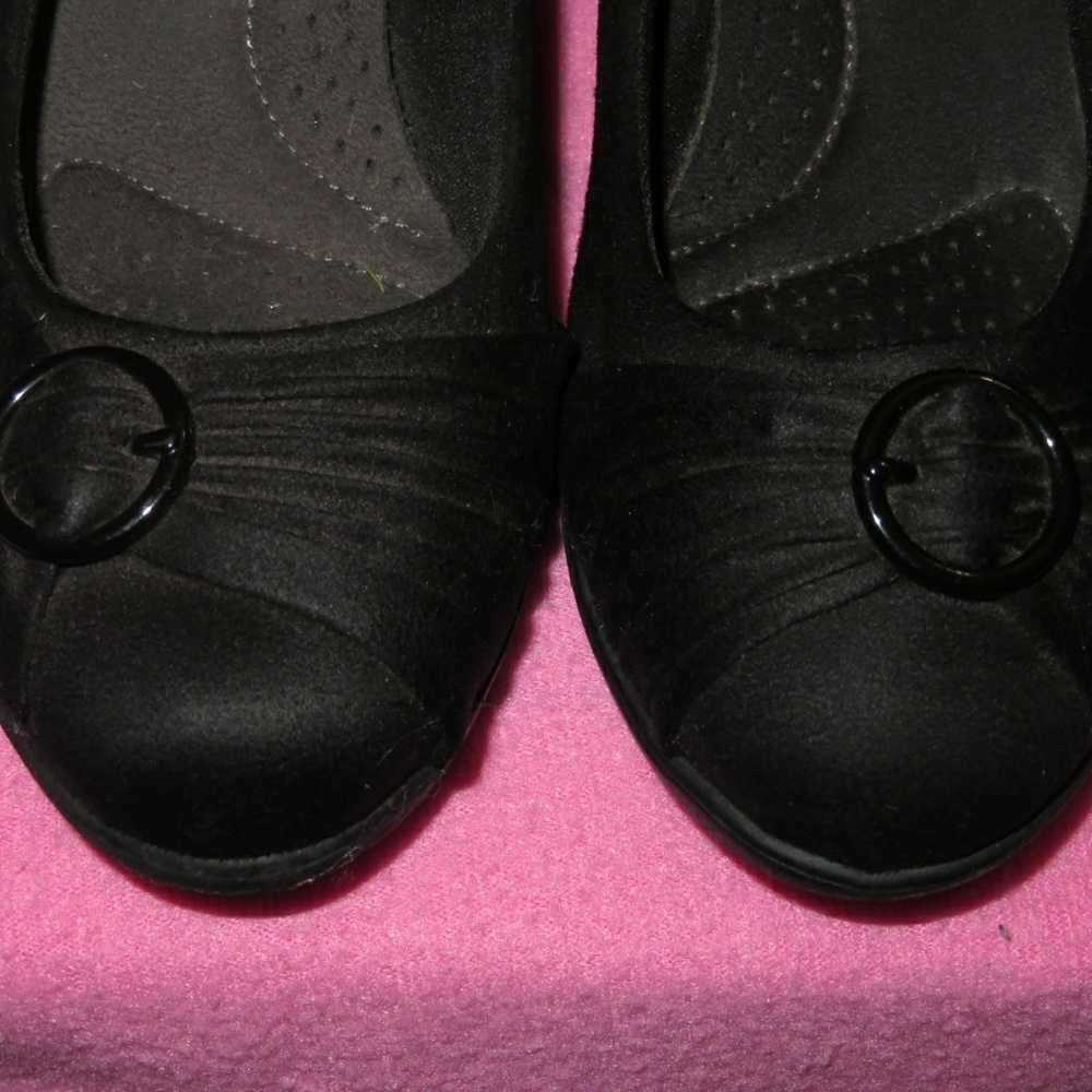 Short Black Wedges